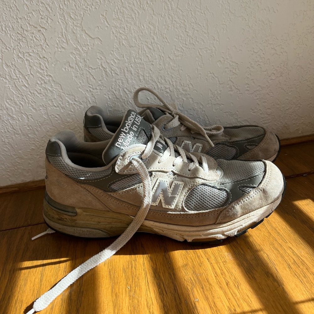 New Balance 993 Women’s Gray and White Sneakers